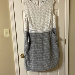 Tweed style dress with pockets!!